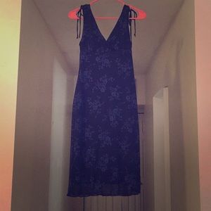 Basic navy blue dress. Small. Decorative ties.